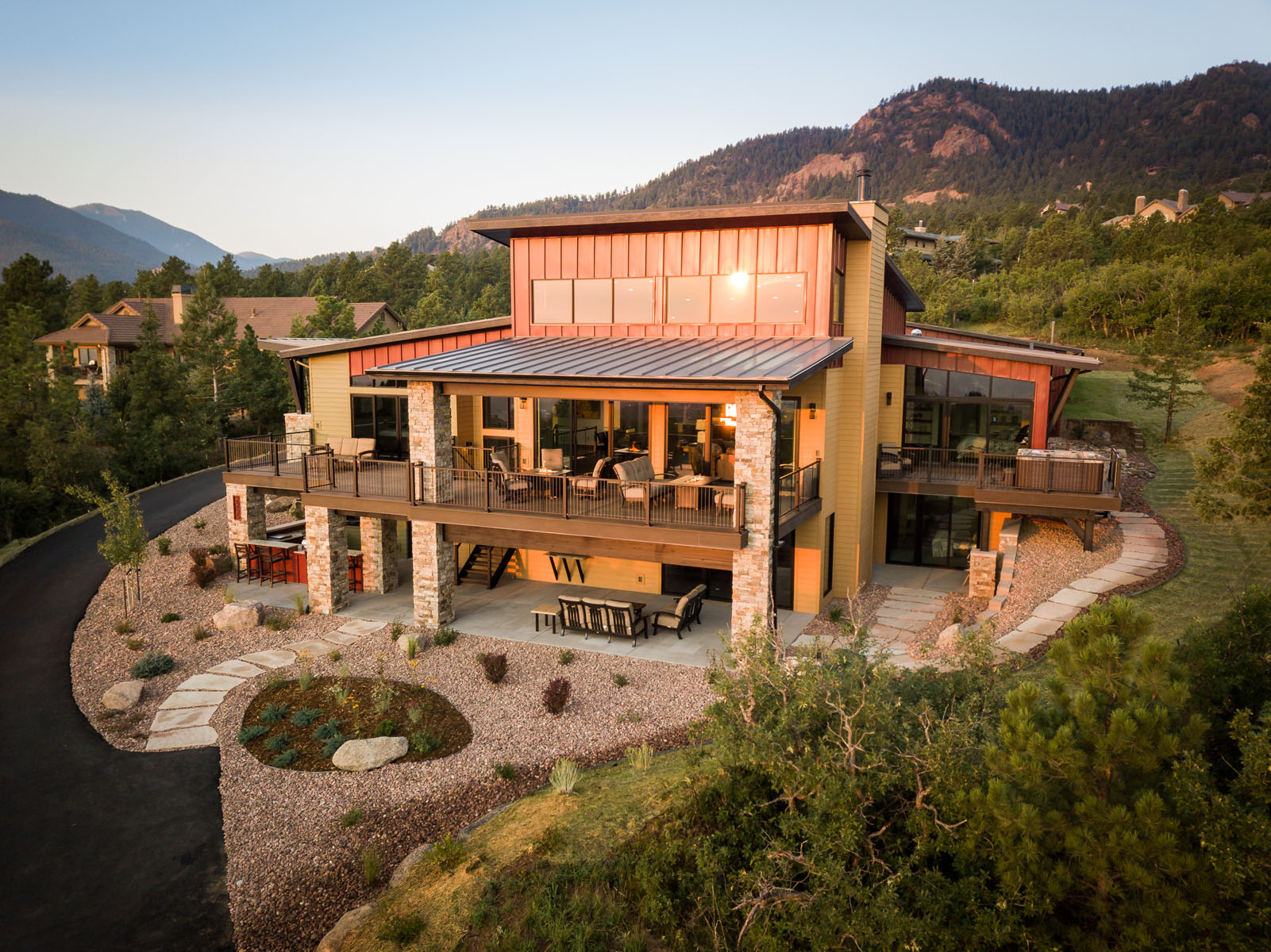 Luxury home in Colorado Springs by architectural photographer Steinberger photographed for the home builder 