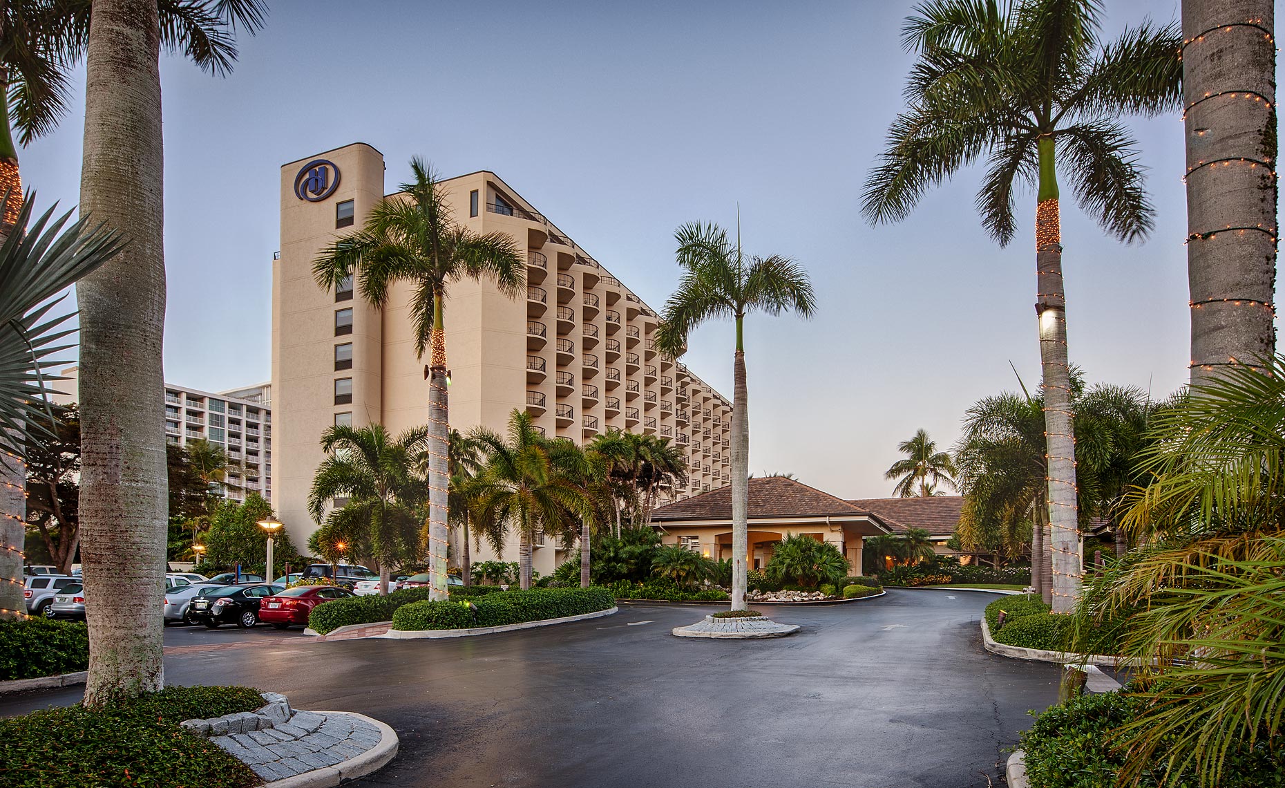 Exterior photograph of a luxury hotel resort by  Charleston Beaufort South Carolina based architectural hotel and resort photographer Richard Steinberger